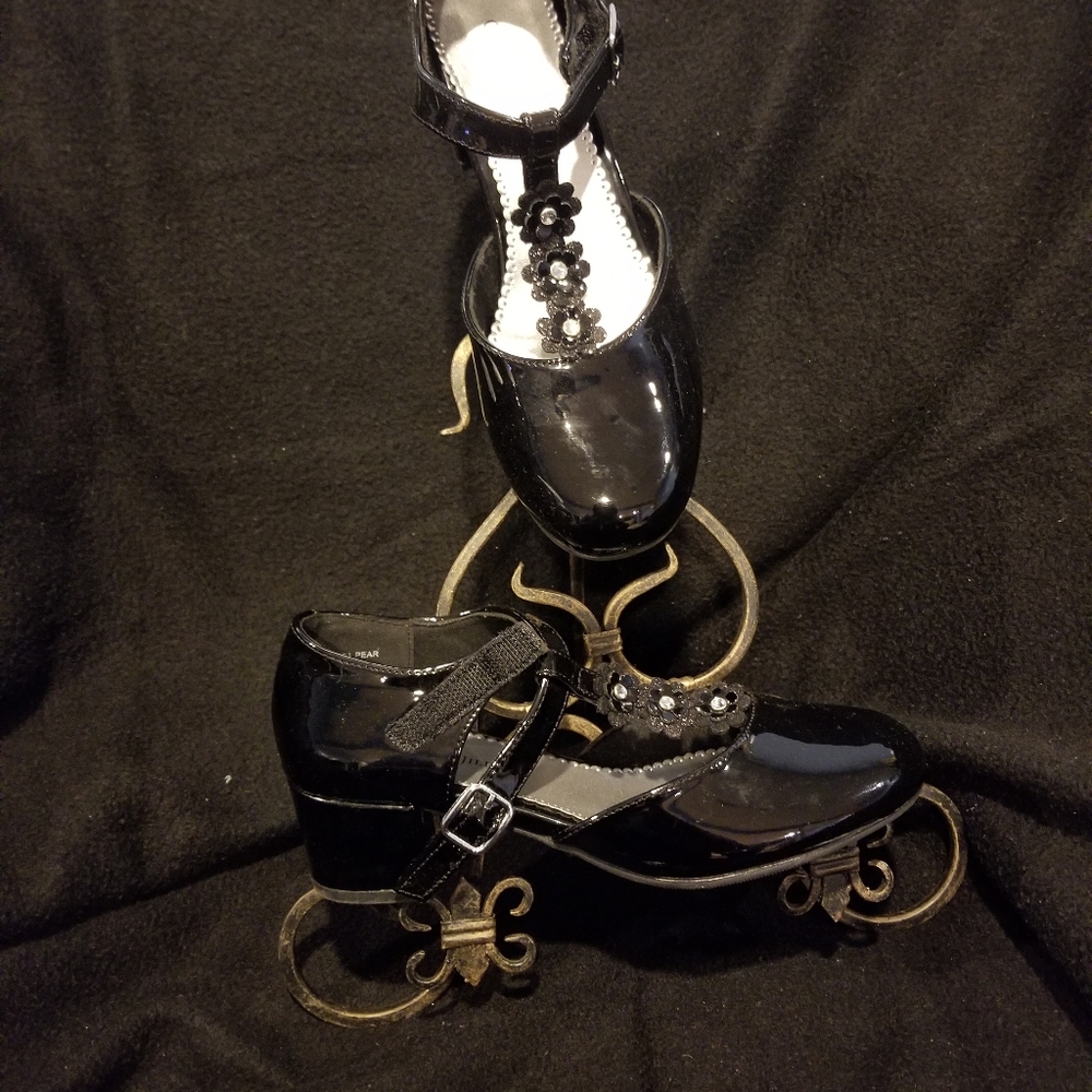 Black Patent girl's dress shoe
